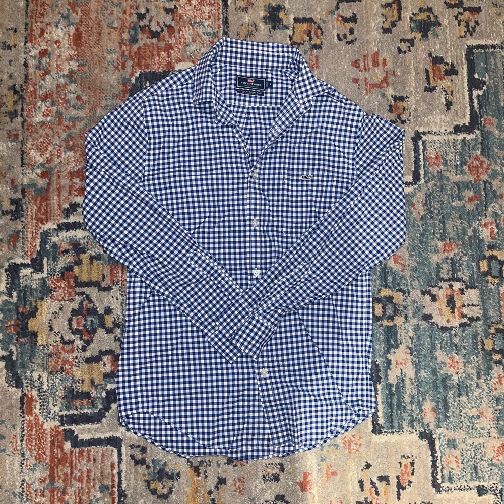 Excellent condition Vineyard Vines button-down, Size Small